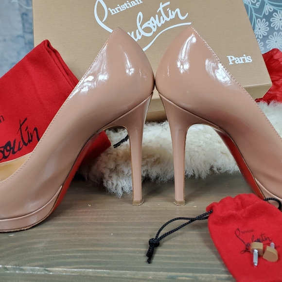 Louboutin Patent Leather 120 Pump - Picture 5 of 9